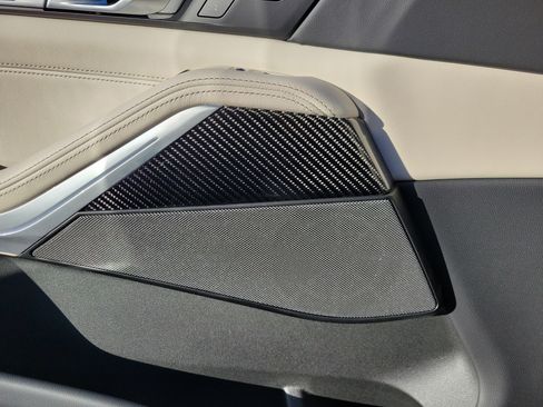 Used 2025 BMW X7 M60i image 19