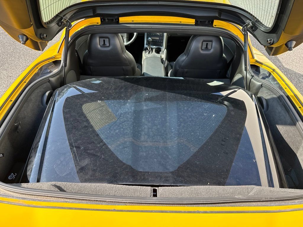 Used 2005 Chevrolet Corvette Coupe w/ Preferred Equipment Group RWD image 11