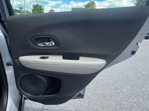 Used 2020 Honda HR-V LX image 14