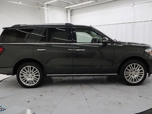 Used 2023 Ford Expedition Limited image 2