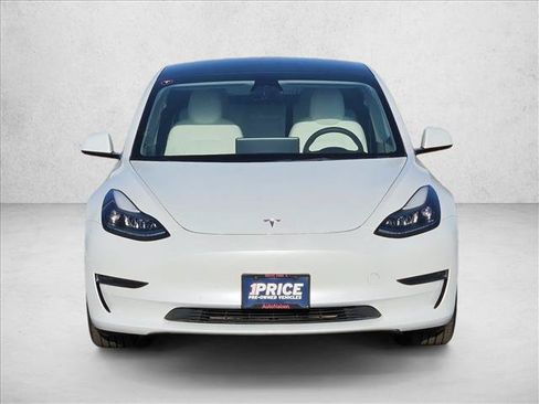 Used 2022 Tesla Model 3 Standard Range RWD image 2