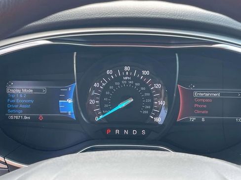 Used 2016 Ford Fusion SE FWD image 38