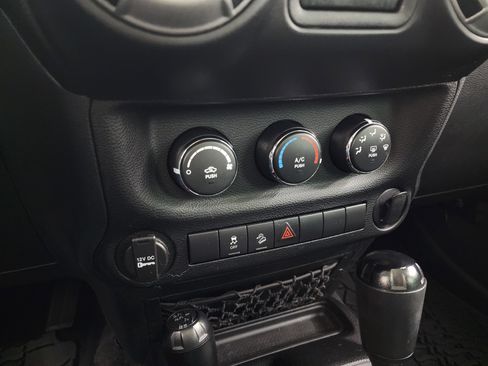 Used 2012 Jeep Wrangler Unlimited Sport image 35