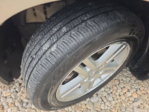 Used 2009 Dodge Avenger SXT FWD image 10