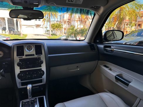 Used 2006 Chrysler 300 C RWD image 12