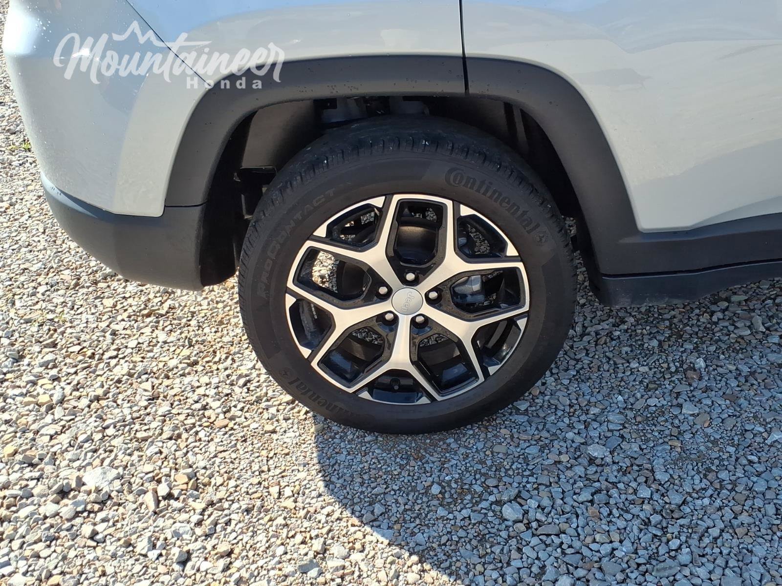 Used 2024 Jeep Compass Limited AWD/4WD image 11
