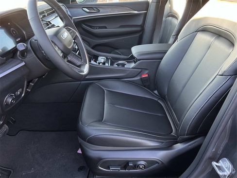 New 2025 Jeep Grand Cherokee L Limited w/ Black Appearance Package image 12