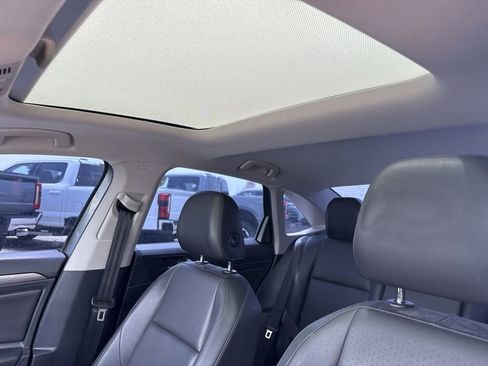 Used 2019 Volkswagen Jetta SEL FWD image 10