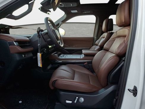 New 2026 Lincoln Navigator L Reserve AWD/4WD image 11