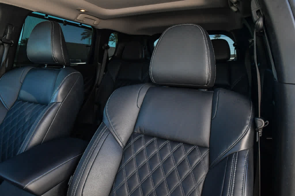 Used 2023 Mitsubishi Outlander SEL AWD/4WD image 17