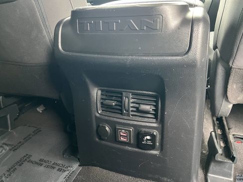 Used 2020 Nissan Titan SV w/ SV Convenience Package AWD/4WD image 21