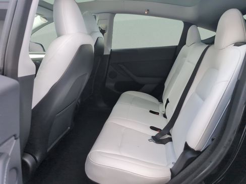 Used 2023 Tesla Model Y Long Range image 12