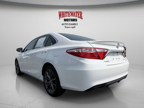 Used 2016 Toyota Camry XSE image 3