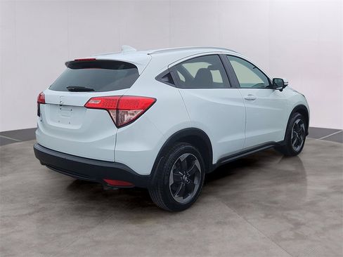 Certified 2018 Honda HR-V EX-L image 4