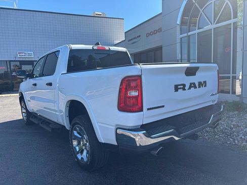 Used 2025 RAM 1500 Big Horn AWD/4WD image 4