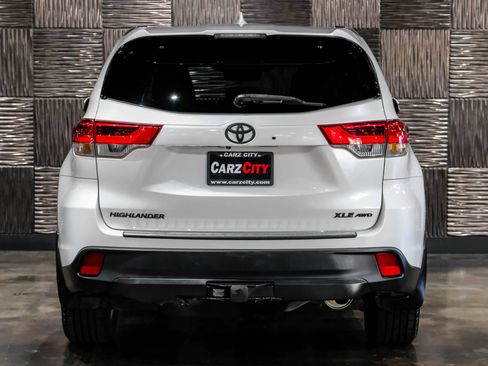 Used 2018 Toyota Highlander XLE w/ Protection Package #3 AWD/4WD image 9