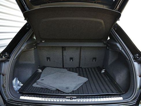 Certified 2025 Audi Q3 2.0T Premium w/ Convenience Package image 30