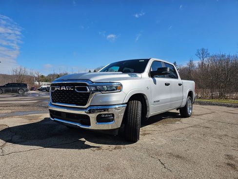 New 2026 RAM 1500 4x4 Crew Cab image 9