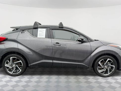 Used 2022 Toyota C-HR Limited image 4
