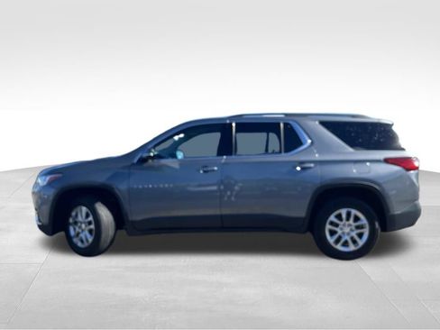 Used 2019 Chevrolet Traverse LT FWD image 2