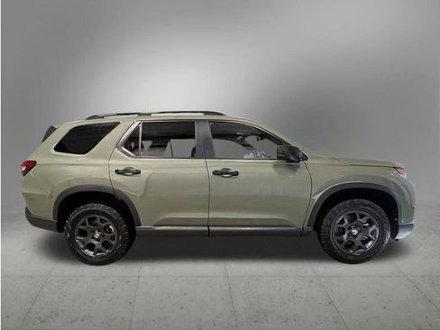 New 2026 Honda Pilot TrailSport image 8