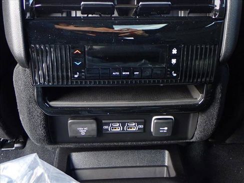 New 2026 Jeep Grand Wagoneer Limited image 11