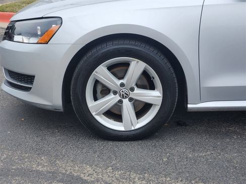 Used 2012 Volkswagen Passat 2.5 SE image 9