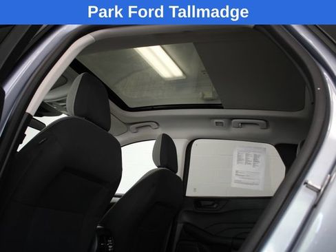 Used 2022 Ford Escape SE w/ SE Sport Appearance Package AWD/4WD image 21