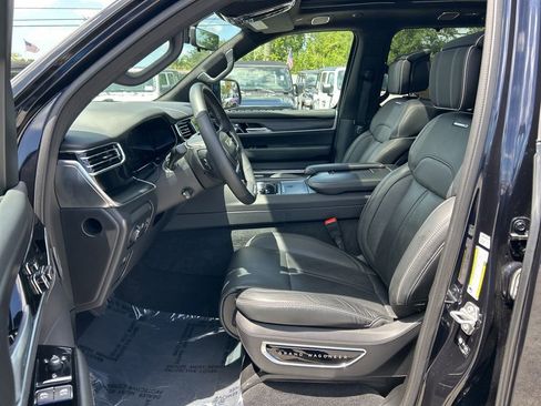 Used 2024 Jeep Grand Wagoneer Series II w/ Quick Order Packagew 28T image 9