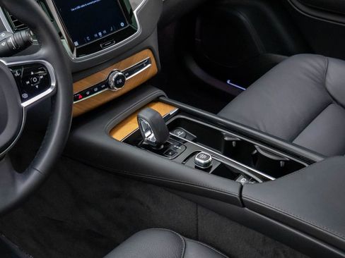 Used 2024 Volvo XC90 T8 Plus image 14