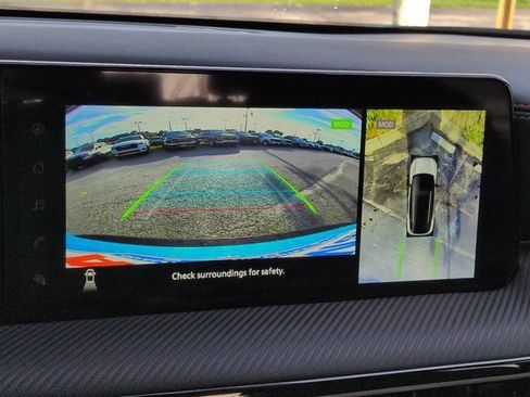 Used 2025 Nissan Kicks SR FWD image 19