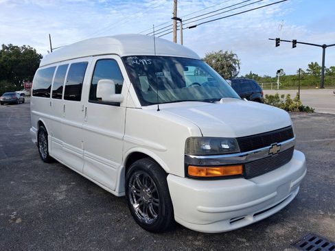 Used 2012 Chevrolet Express 1500 RWD image 4