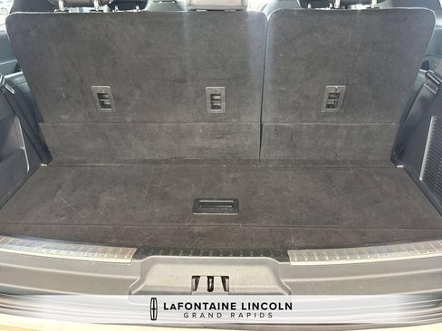 Certified 2023 Lincoln Navigator Reserve AWD/4WD image 30