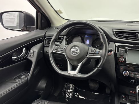 Used 2021 Nissan Rogue Sport SL w/ Premium Package image 30