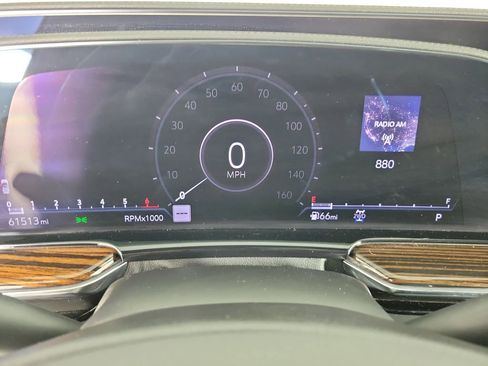 Used 2023 Cadillac Escalade ESV Premium Luxury image 25