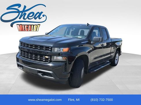 Used 2020 Chevrolet Silverado 1500 Custom w/ Custom Value Package AWD/4WD image 1