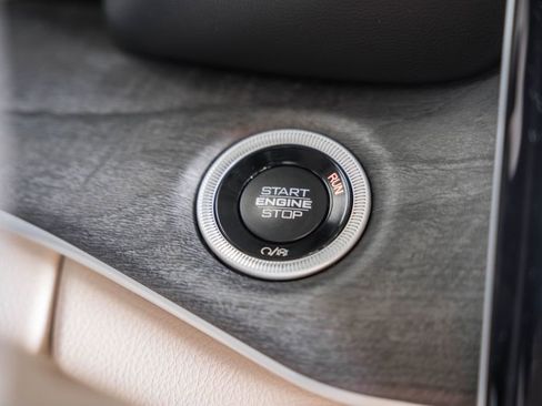 New 2025 Jeep Grand Cherokee L Limited w/ Luxury Tech Group II image 26