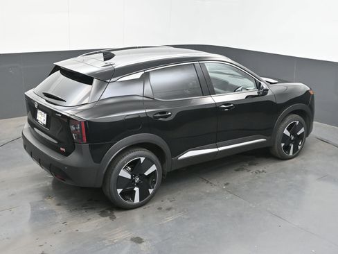 Used 2025 Nissan Kicks SR image 33