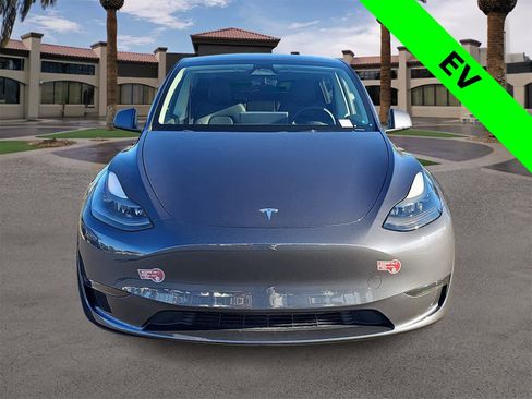 Used 2023 Tesla Model Y Long Range image 3