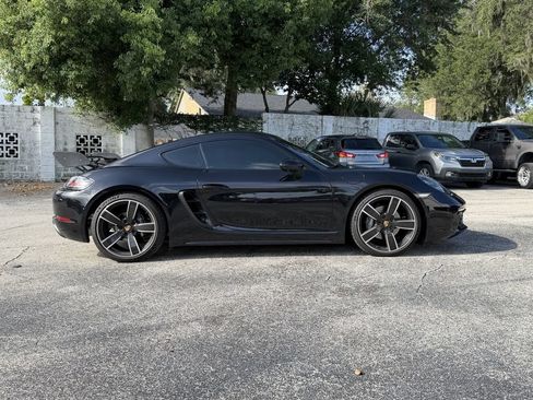 Used 2025 Porsche 718 Cayman RWD image 4