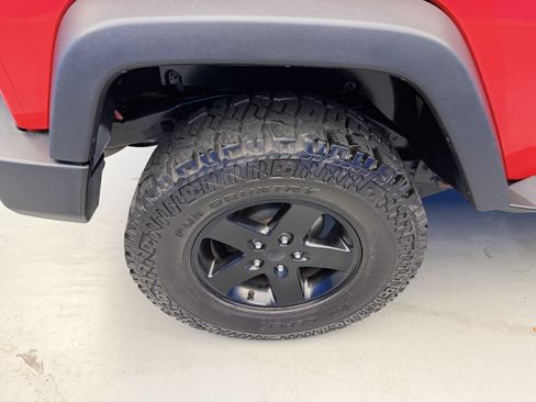 Used 2017 Jeep Wrangler Sport AWD/4WD image 8