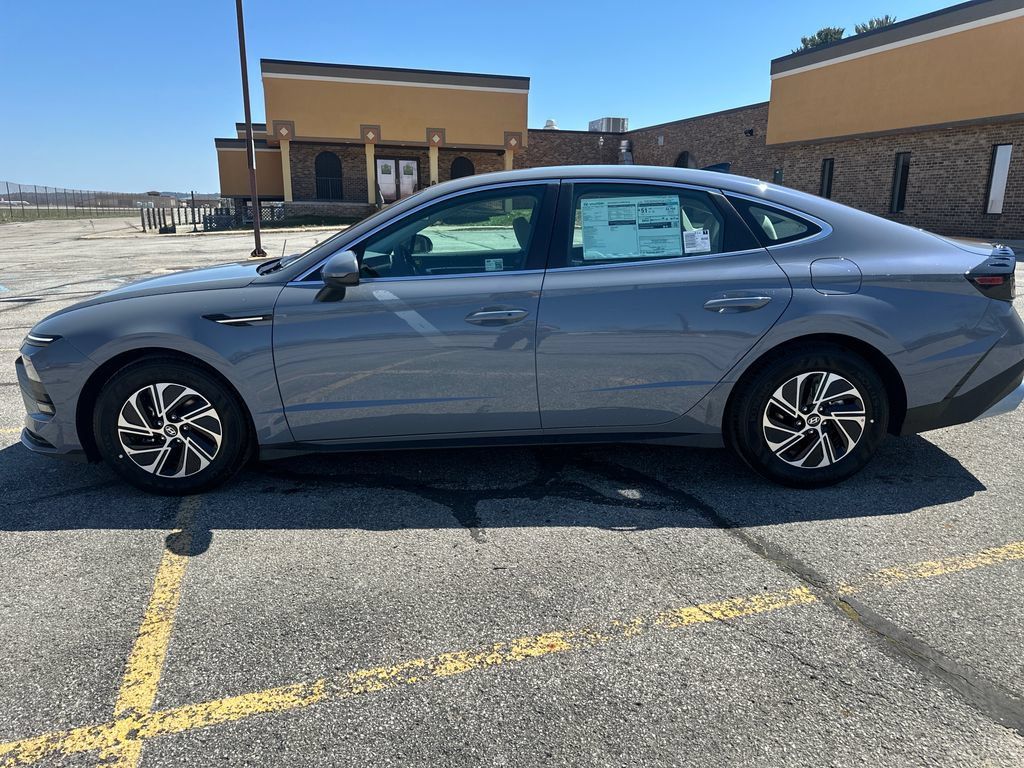 New 2026 Hyundai Sonata Blue FWD image 2