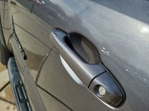 Used 2021 Toyota Tacoma TRD Off-Road image 12