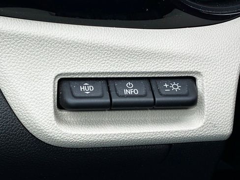 Used 2020 Buick Encore GX Essence w/ Advanced Technology Package AWD/4WD image 9
