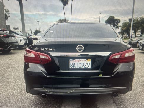 Used 2018 Nissan Altima 2.5 S w/ S Convenience Package image 3