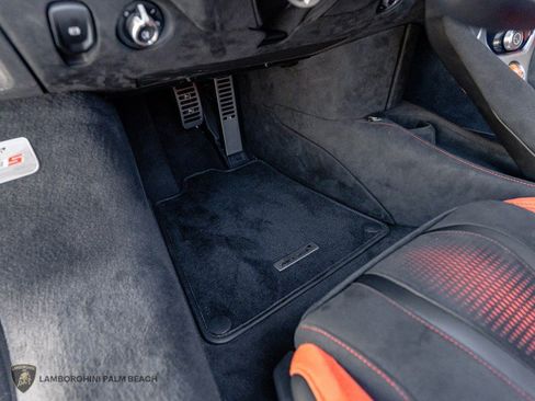 Used 2026 McLaren 750S RWD image 30