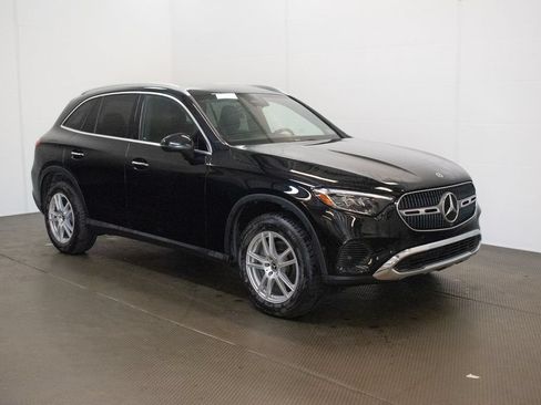 Used 2023 Mercedes-Benz GLC 300 4MATIC image 1