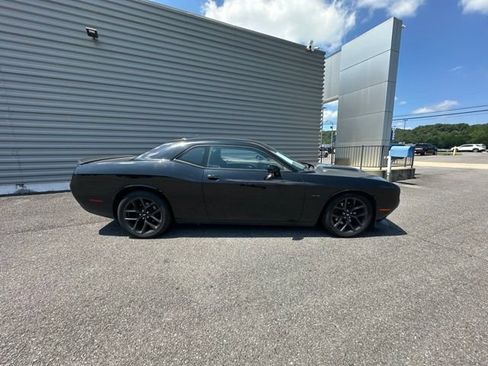 Used 2019 Dodge Challenger R/T w/ Driver Convenience Group RWD image 5