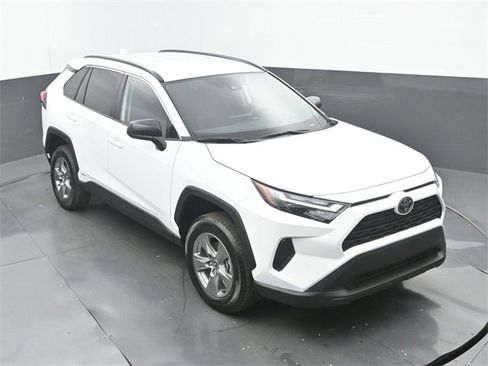 Used 2025 Toyota RAV4 LE image 27