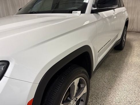 Used 2023 Jeep Grand Cherokee Limited w/ Luxury Tech Group II AWD/4WD image 11